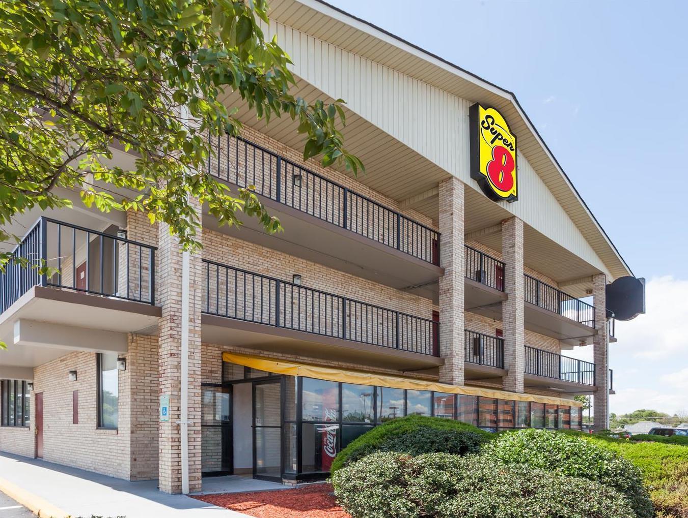 Super 8 By Wyndham Manassas Hotel Exterior photo